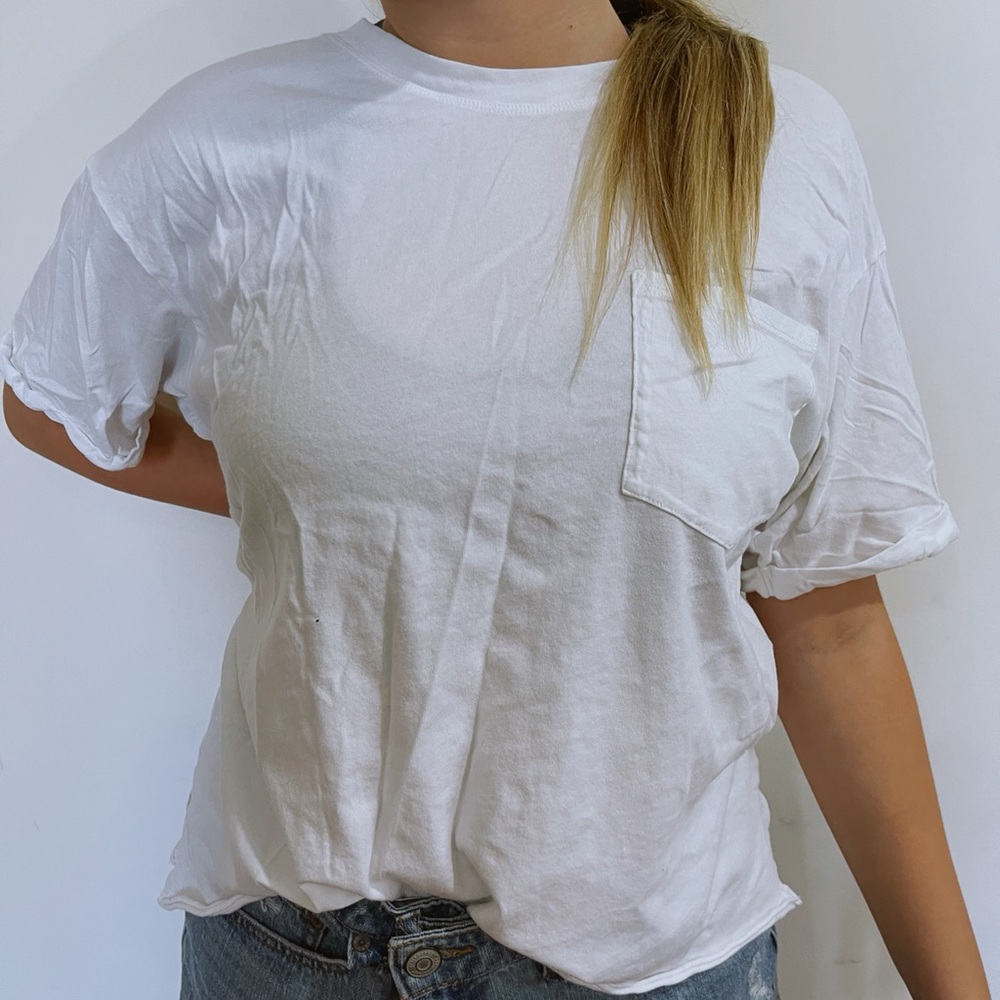 American Eagle white t shirt